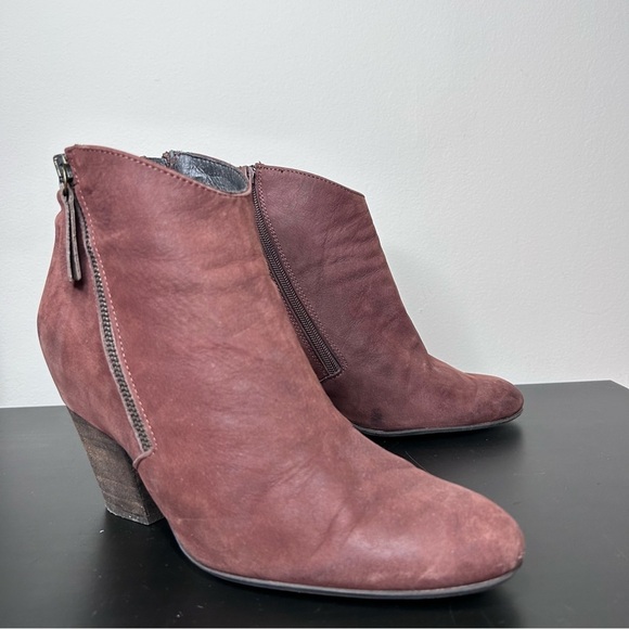 Miz Mooz Bankok Ankle Boot Nubuck Leather Bootie 2" Heel in Plum Size 9.5 - Picture 10 of 11